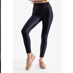 So Ill Takehold Active Leggings in Black Denim